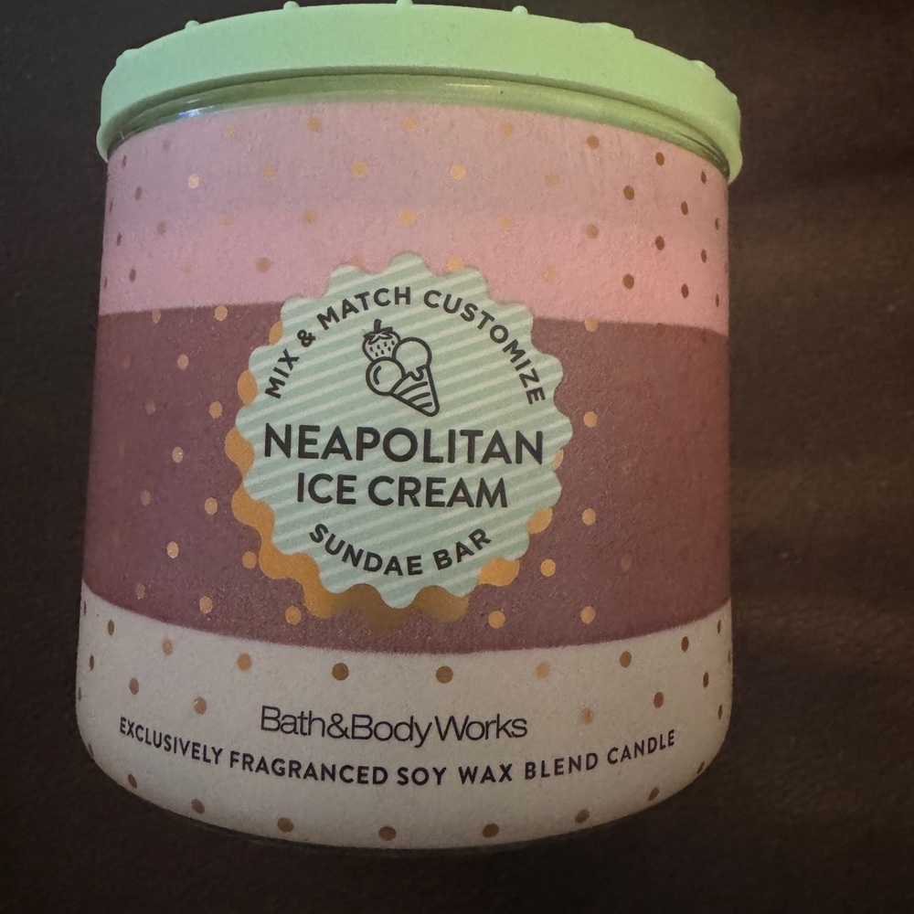 Bath & Body Works Neapolitan Sundae Candle - Pink and Brown
